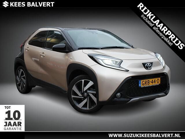 Bruin Occasion 2024 Toyota Aygo X Envy SUV | € 21.950 (Iets duurder) - Afbeelding 1/3