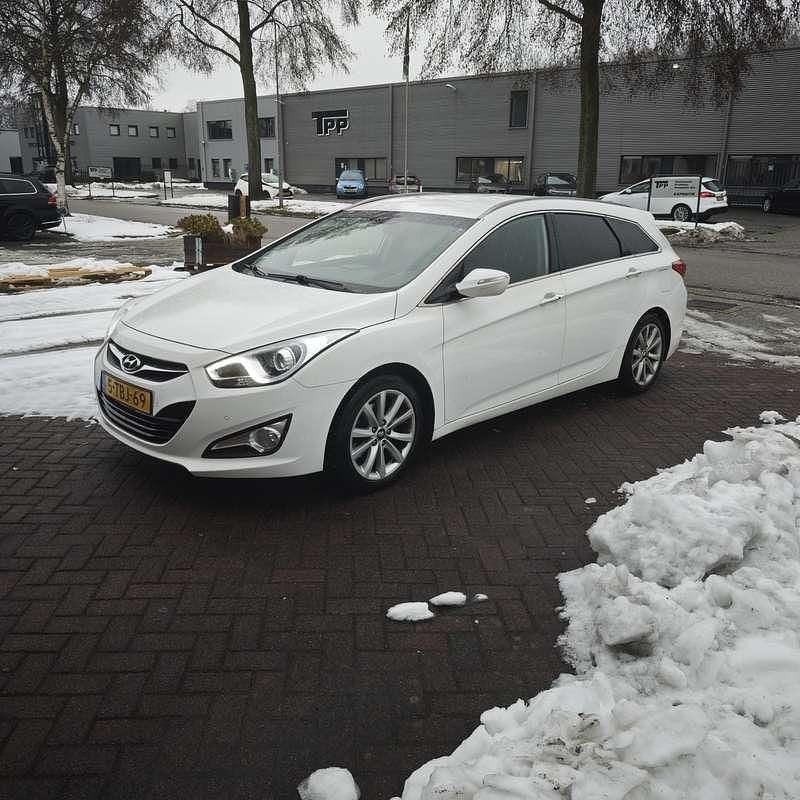 Wit Occasion 2012 Hyundai i40 Edition Sedan | € 5.000 (Super prijs) - Afbeelding 1/4