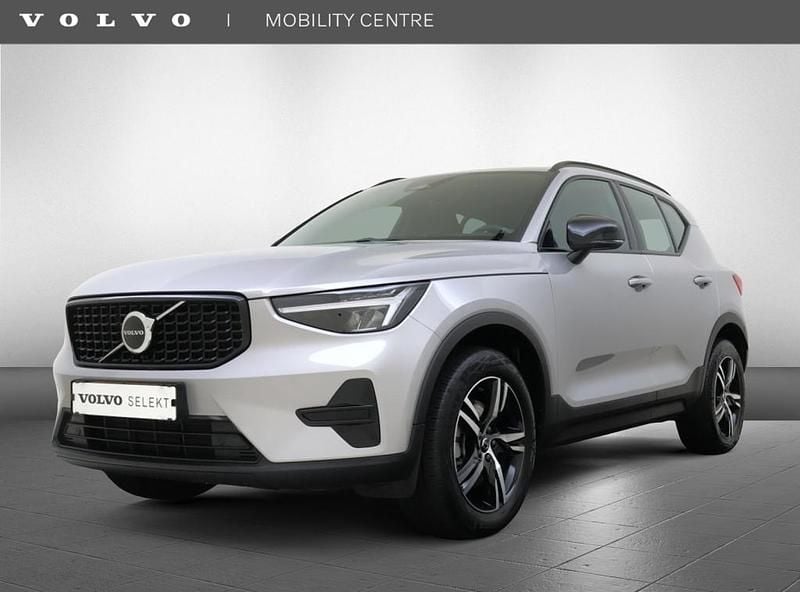 Grijs Gebruikt 2024 Volvo XC40 Plus SUV | € 39.935 (Goede deal) - Afbeelding 1/4