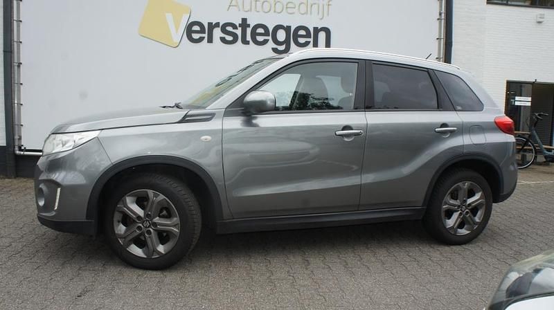 Grijs Gebruikt 2015 Suzuki Vitara Exclusive SUV | € 11.950 (Goede deal) - Afbeelding 1/4