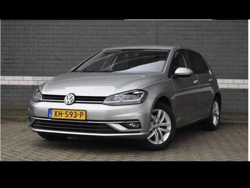 Grijs Occasion 2018 VW Golf VII Comfortline Hatchback | € 15.000 (Goede deal) - Afbeelding 1/4