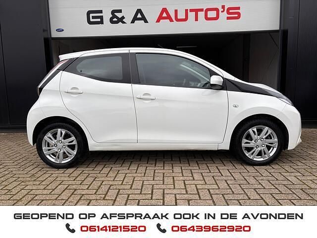 Occasion Toyota Aygo X-clusiv 69 PK (50 kW) 2015 Wit Hatchback