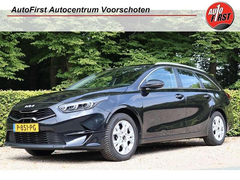 Zwart Gebruikt 2022 Kia Ceed Sportswagon Stationwagen | € 20.995 (Eerlijke prijs) - Afbeelding 1/4