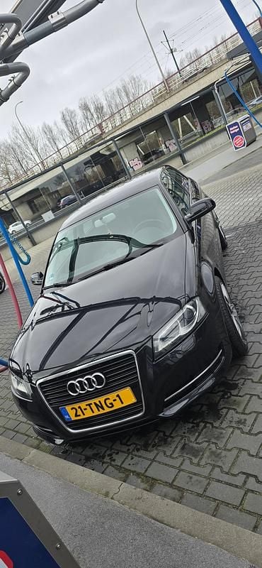 Occasion Audi A3 Attraction 2012 Zwart (parellak) Hatchback