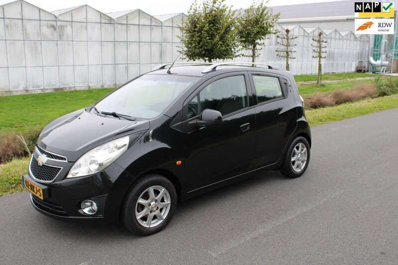 Zwart, metallic lak Gebruikt 2010 Chevrolet Spark LS Hatchback | € 3.250 (Iets duurder) - Afbeelding 1/4