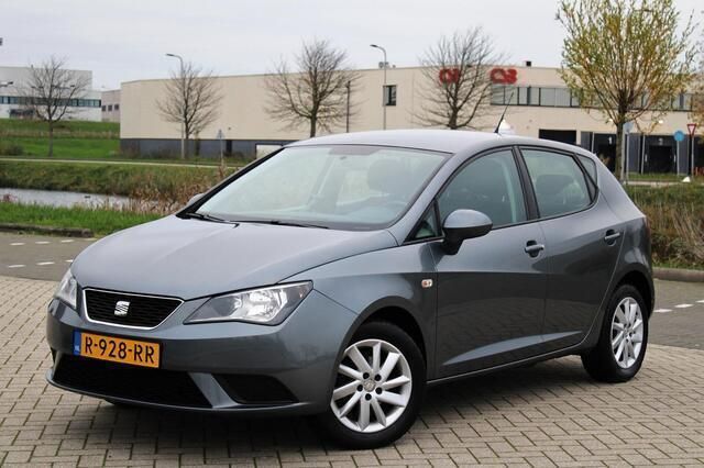 Grijs Gebruikt 2013 Seat Ibiza Style Hatchback | € 6.999 (Eerlijke prijs) - Afbeelding 1/4