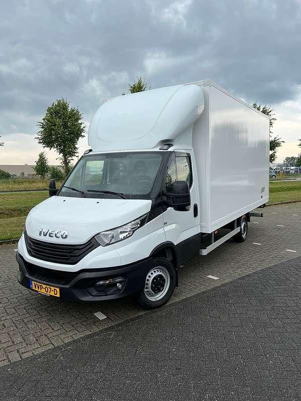 Wit Gebruikt 2022 Iveco Daily Van | € 35.750 (Iets duurder) - Afbeelding 1/4
