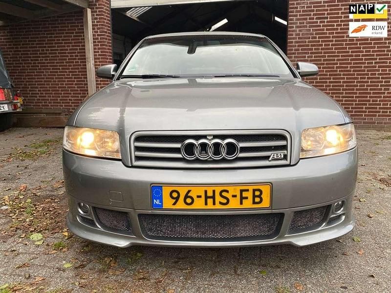 Grijs Gebruikt 2001 Audi A4 Sedan | € 1.750 - Afbeelding 1/4