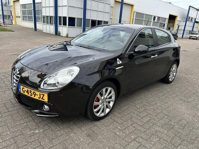 Zwart Gebruikt 2015 Alfa Romeo Giulietta Distinctive Hatchback | € 10.995 (Super prijs) - Afbeelding 1/4