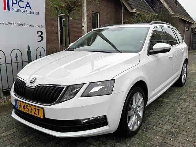 Wit Gebruikt 2020 Skoda Octavia Business Line Stationwagen | € 13.950 (Super prijs) - Afbeelding 1/4