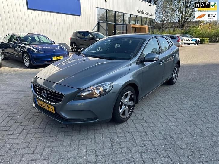 Gebruikt 2015 Volvo V40 Business Edition | € 5.950 (Goede deal) - Afbeelding 1/4