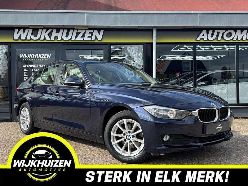 Blauw Gebruikt 2015 BMW 316 Executive Sedan | € 11.950 (Super prijs) - Afbeelding 1/4