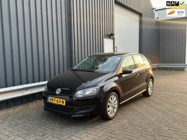 Zwart Gebruikt 2011 VW Polo Hatchback | € 5.499 (Goede deal) - Afbeelding 1/4