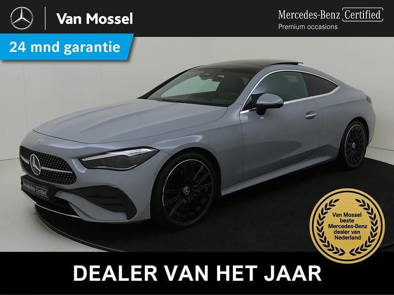 , metallic lak Gebruikt 2024 Mercedes CLE200 AMG line Coupé | € 62.495 (Eerlijke prijs) - Afbeelding 1/4