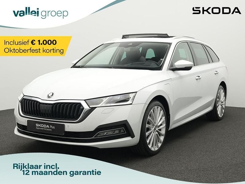 Wit Gebruikt 2022 Skoda Octavia Business Line Stationwagen | € 28.900 (Iets duurder) - Afbeelding 1/4