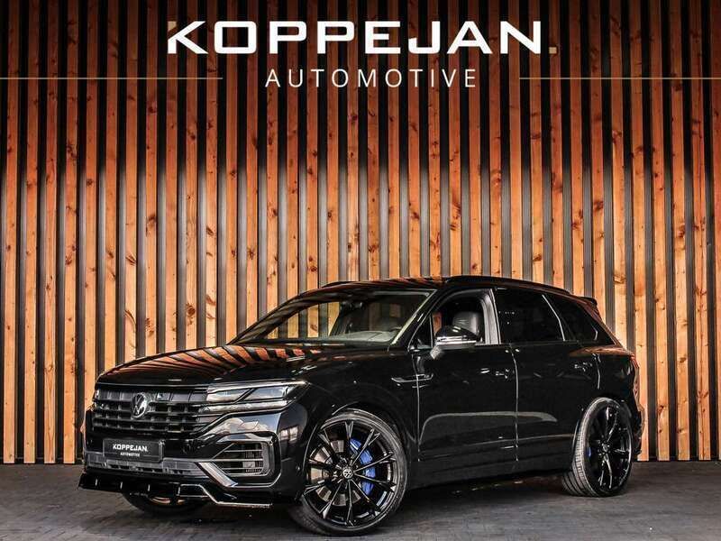 Zwart Gebruikt 2022 VW Touareg R SUV | € 73.850 (Iets duurder) - Afbeelding 1/3