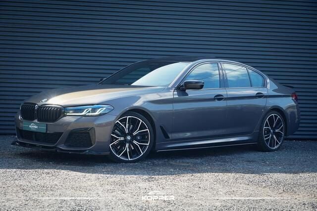 Grijs Gebruikt 2021 BMW 530 Executive Sedan | € 38.950 (Duur) - Afbeelding 1/4