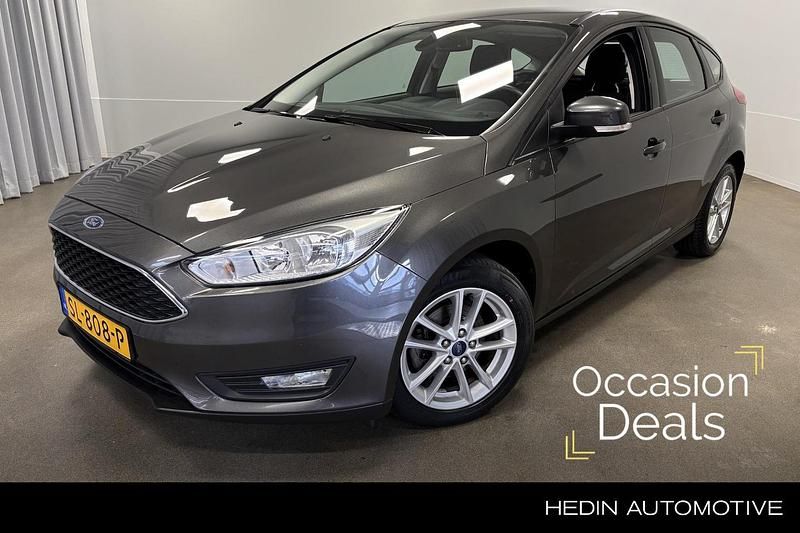 Grijs Occasion 2018 Ford Focus Hatchback | € 12.445 (Super prijs) - Afbeelding 1/3