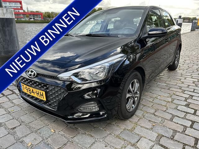 Zwart Gebruikt 2019 Hyundai i20 Comfort Hatchback | € 11.450 (Eerlijke prijs) - Afbeelding 1/4
