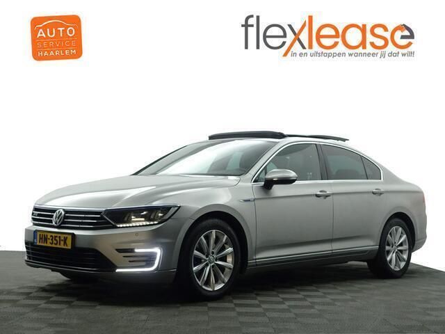 Grijs metallic Gebruikt 2015 VW Passat Comfortline Sedan | € 16.900 - Afbeelding 1/4