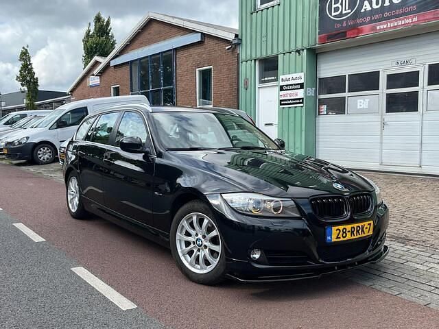 Occasion BMW 318 Luxury Line 143 PK (105 kW) 2011 Zwart Stationwagen