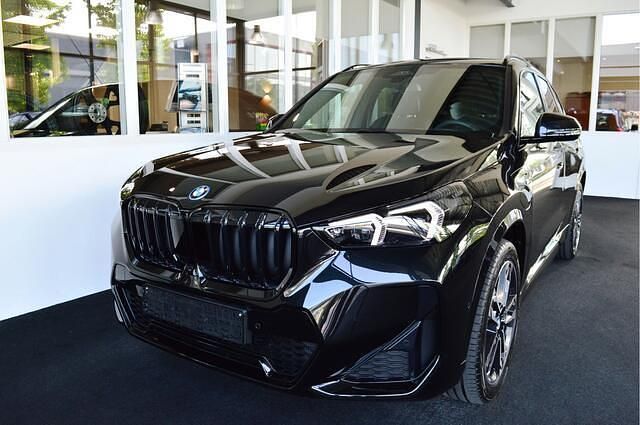 Zwart, metallic lak Gebruikt 2025 BMW X1 M Sport SUV | € 63.900 - Afbeelding 1/4