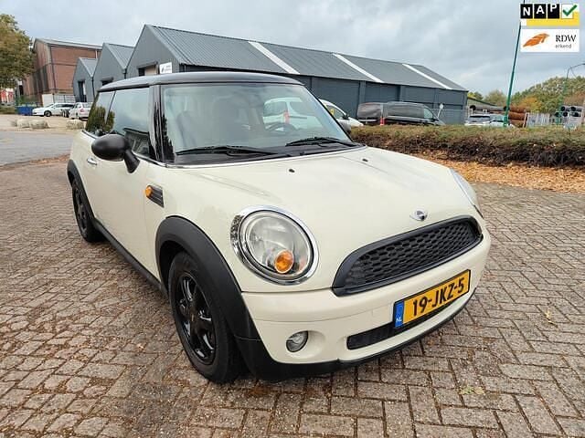 Wit Gebruikt 2009 Mini ONE Hatchback | € 3.250 (Eerlijke prijs) - Afbeelding 1/4