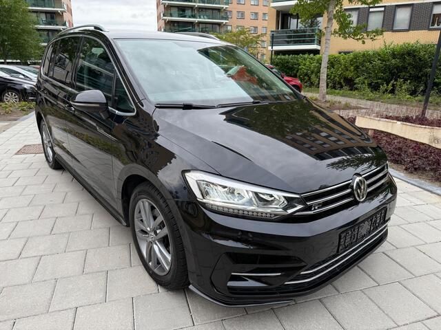 Occasion VW Touran R-line 150 PK (110 kW) 2016 Zwart MPV
