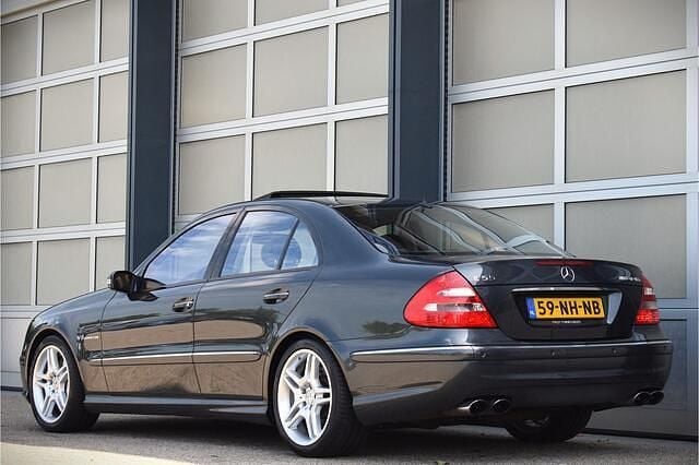 Occasion Mercedes E55 AMG AMG 476 PK (350 kW) 2003 Grijs Sedan