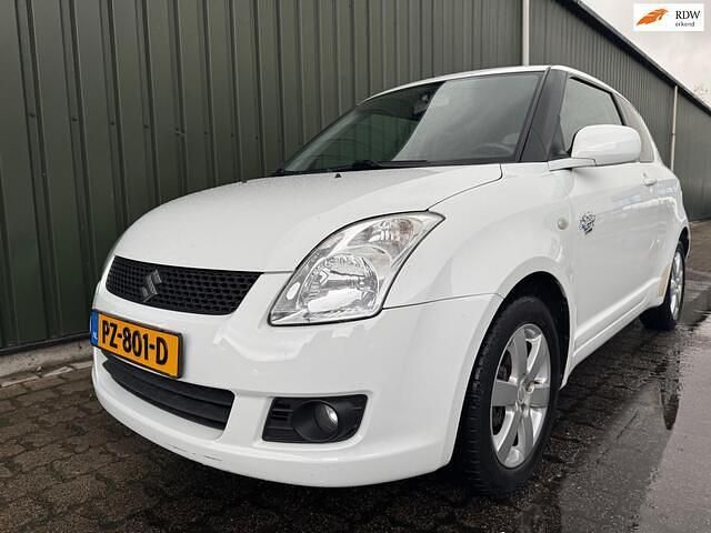 Wit Gebruikt 2009 Suzuki Swift Hatchback | € 2.699 (Goede deal) - Afbeelding 1/4
