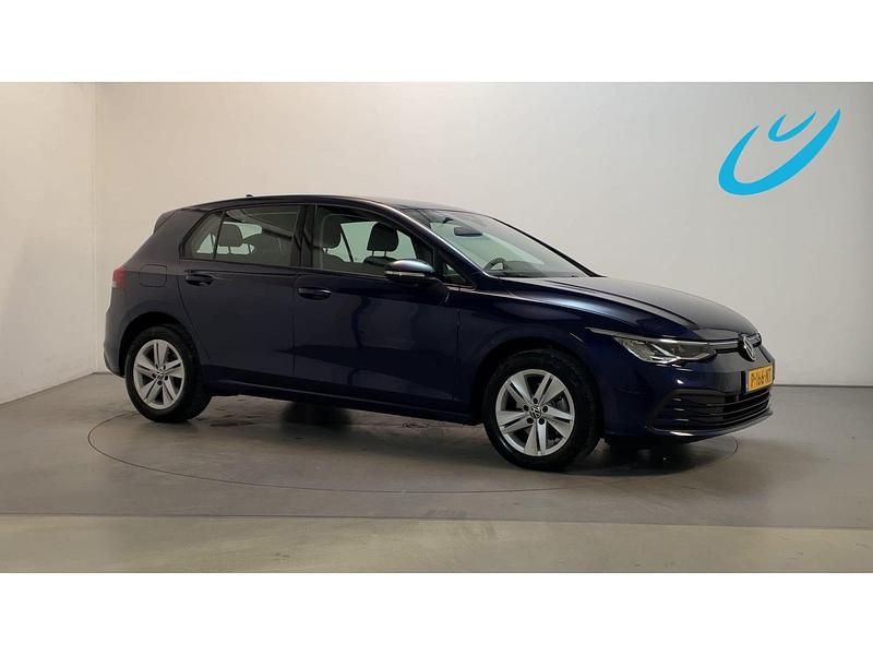 Blauw Occasion 2022 VW Golf VIII Life Hatchback | € 16.450 (Goede deal) - Afbeelding 1/3