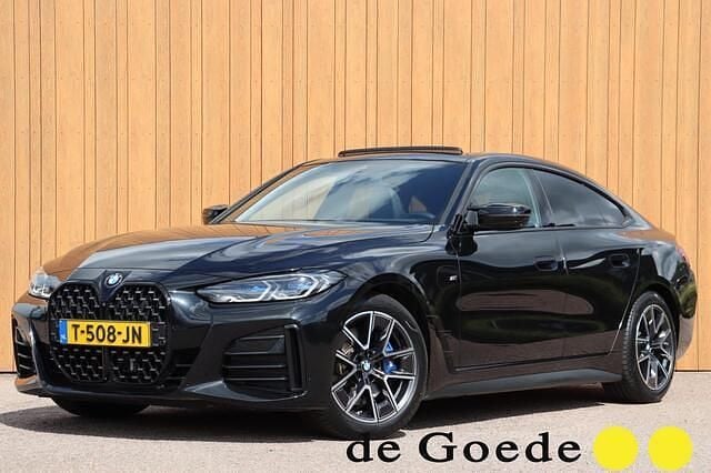 Zwart Gebruikt 2023 BMW M440 M Sport Sedan | € 69.940 (Eerlijke prijs) - Afbeelding 1/4