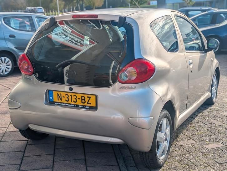 Occasion Toyota Aygo 68 PK (50 kW) 2008 Grijs Hatchback