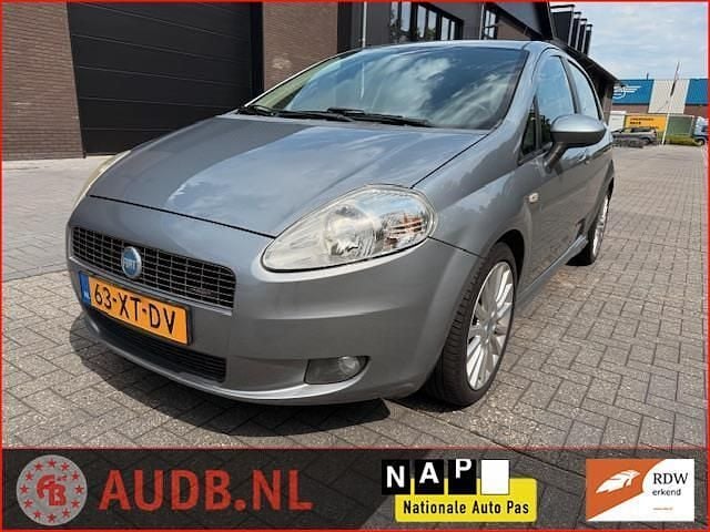 Grijs Gebruikt 2007 Fiat Grande Punto Racing Hatchback | € 1.995 (Goede deal) - Afbeelding 1/4
