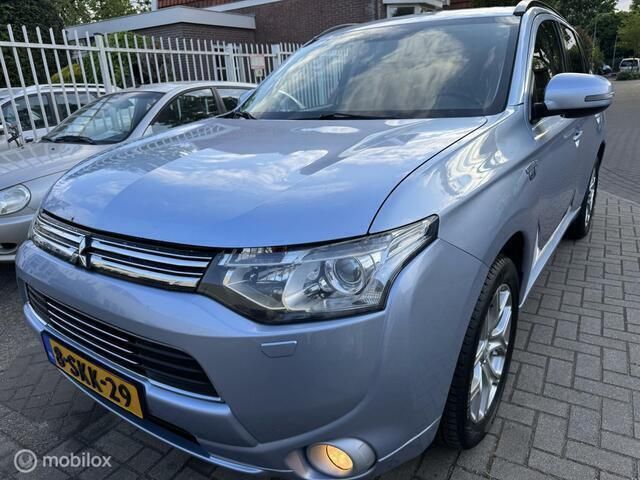 Blauw Gebruikt 2013 Mitsubishi Outlander Intense+ SUV | € 9.550 - Afbeelding 1/4