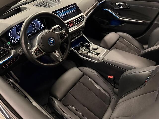 Occasion BMW 330 Executive 184 PK (135 kW) 2021 Grijs Stationwagen