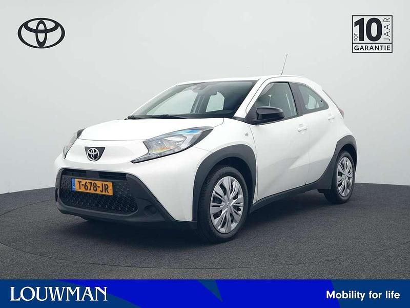 Wit Gebruikt 2023 Toyota Aygo X Play SUV | € 13.900 (Super prijs) - Afbeelding 1/3