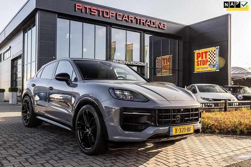 Grijs Gebruikt 2023 Porsche Cayenne Sport SUV | € 124.950 - Afbeelding 1/3