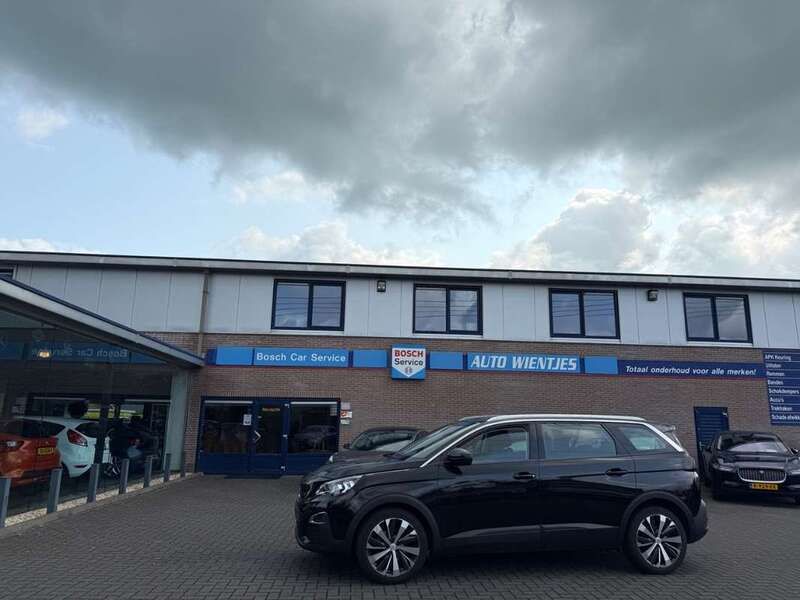 Zwart, metallic lak Gebruikt 2020 Peugeot 5008 MPV | € 14.950 (Eerlijke prijs) - Afbeelding 1/4