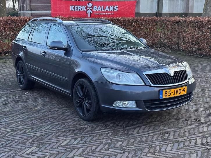 Occasion 2009 Skoda Octavia Elegance Stationwagen | € 2.899 (Goede deal) - Afbeelding 1/4
