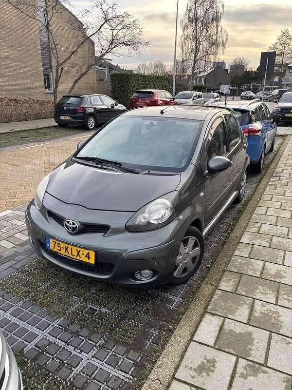 Occasion Toyota Aygo 68 PK (50 kW) 2010 Groen Hatchback