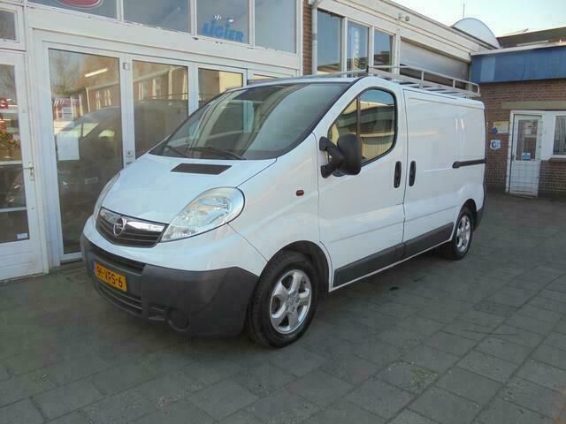 Wit Gebruikt 2007 Opel Vivaro Van | € 6.950 - Afbeelding 1/4