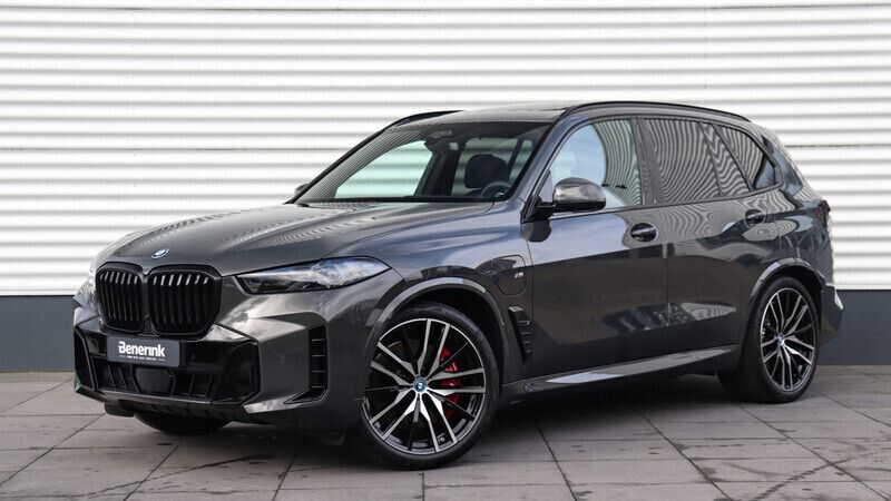 Grijs Gebruikt 2024 BMW X5 M Sport SUV | € 102.950 (Iets duurder) - Afbeelding 1/4