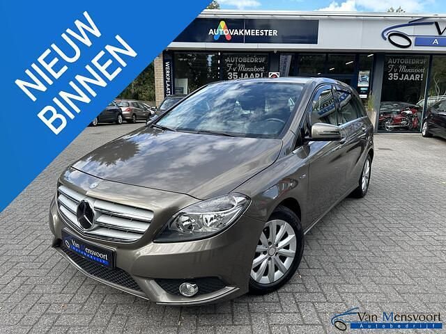 Bruin, metallic lak Gebruikt 2012 Mercedes B180 MPV | € 12.950 (Eerlijke prijs) - Afbeelding 1/4