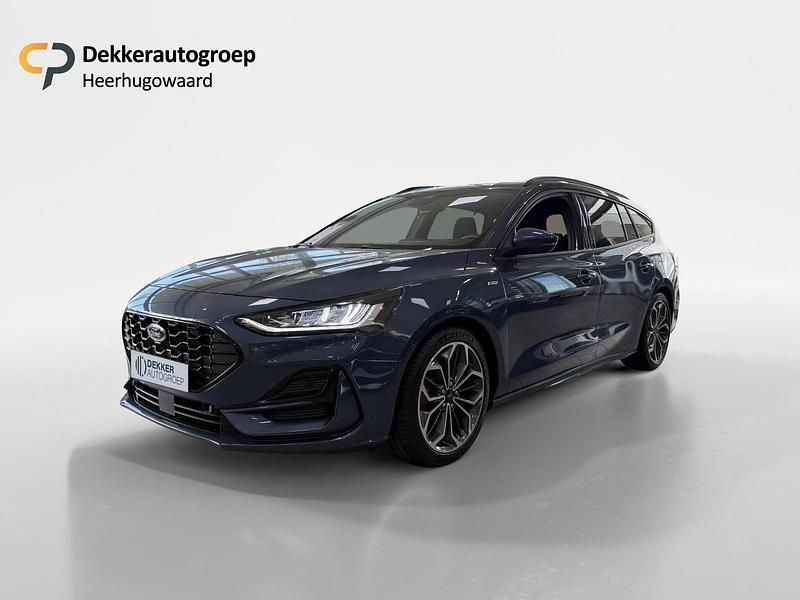 Blauw Gebruikt 2024 Ford Focus ST-Line X Stationwagen | € 27.945 (Iets duurder) - Afbeelding 1/4