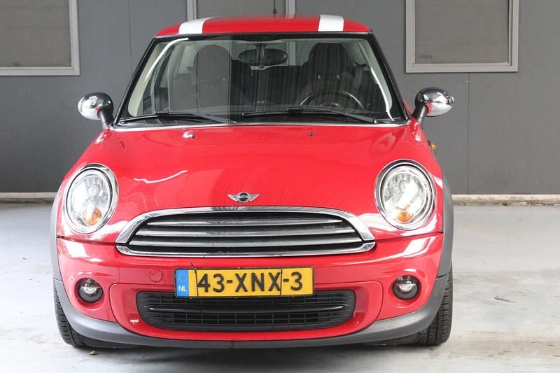Occasion Mini Cooper Business 75 PK (55 kW) 2012 Rood Hatchback