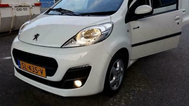 Wit Gebruikt 2014 Peugeot 107 Hatchback | € 5.499 (Eerlijke prijs) - Afbeelding 1/3