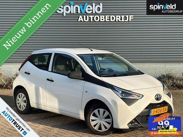 Wit Gebruikt 2020 Toyota Aygo Hatchback | € 7.250 (Goede deal) - Afbeelding 1/4