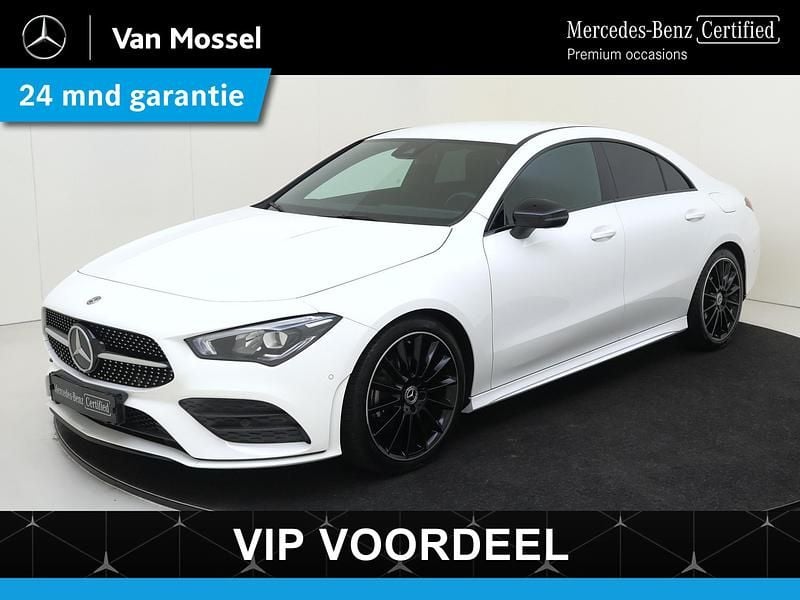 Wit Gebruikt 2019 Mercedes CLA180 Business Sedan | € 32.945 (Duur) - Afbeelding 1/4