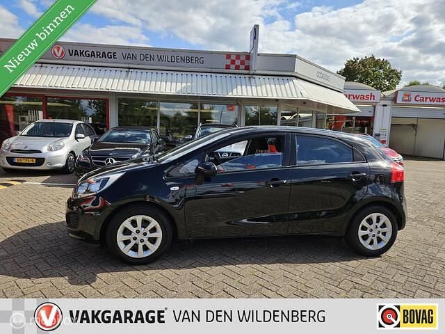 Zwart Gebruikt 2014 Kia Rio Comfort Hatchback | € 8.950 (Iets duurder) - Afbeelding 1/4